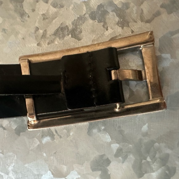 Gucci G Black Belt- 42” X 1” overall- The smallest hole makes it a 34” Waist! - Picture 4 of 10